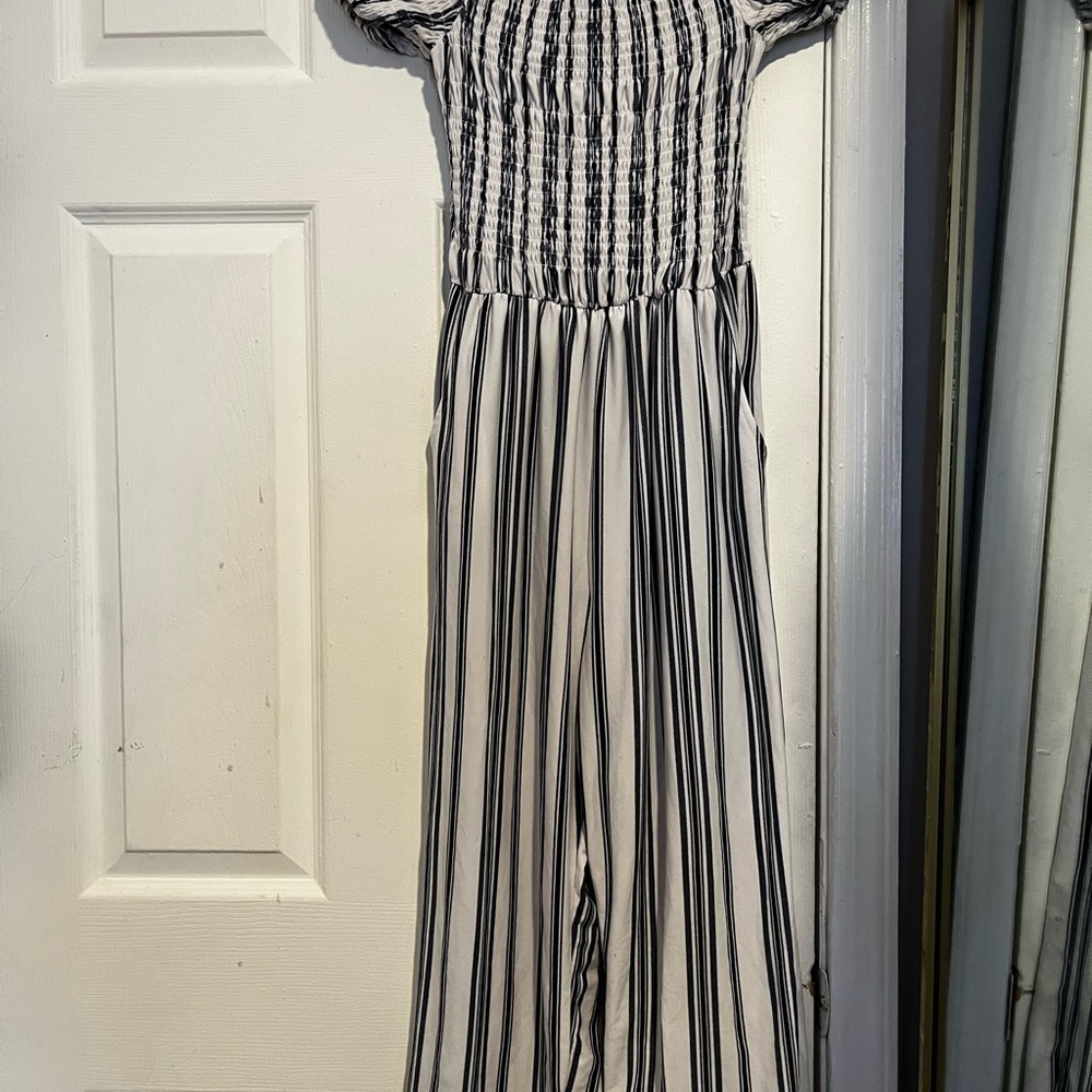 Chic Blue and White Striped Jumpsuit with Wide-Leg Design
